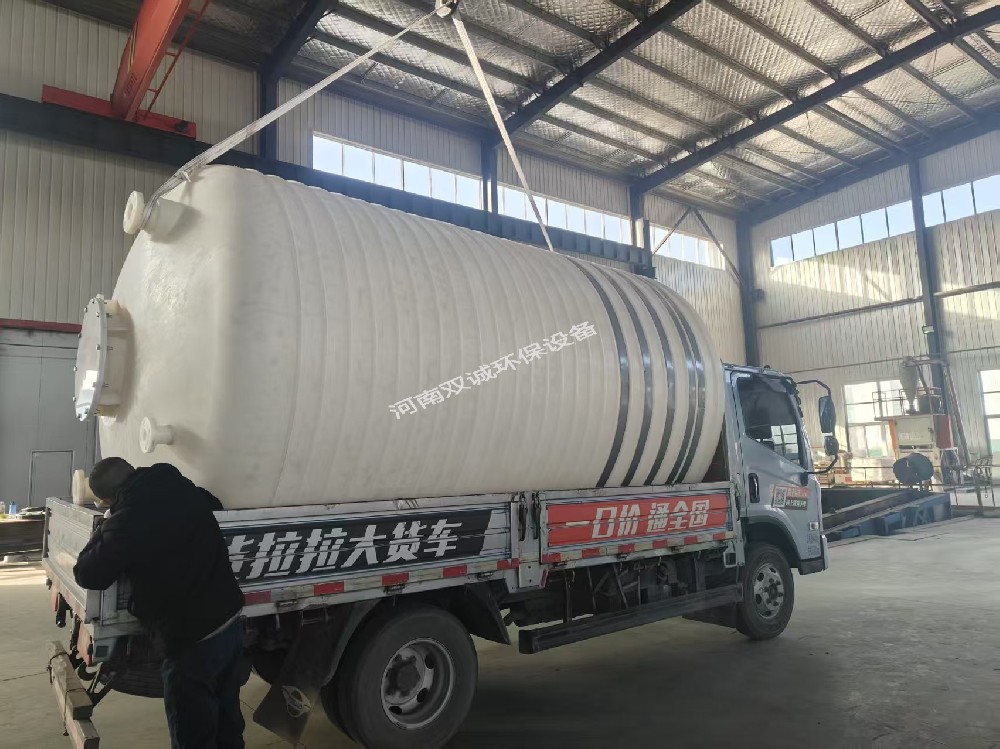 2025.12.01-新鄉(xiāng)某生物科技公司聚乙烯儲(chǔ)罐、PE儲(chǔ)罐發(fā)貨